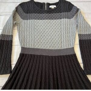 Calvin KLEIN SWEATER DRESS SIZE SMALL